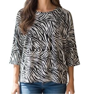NORTHERN REFLECTIONS NWOT Pale Pink Black Zebra Print Pullover Top 3/4 Sleeve M